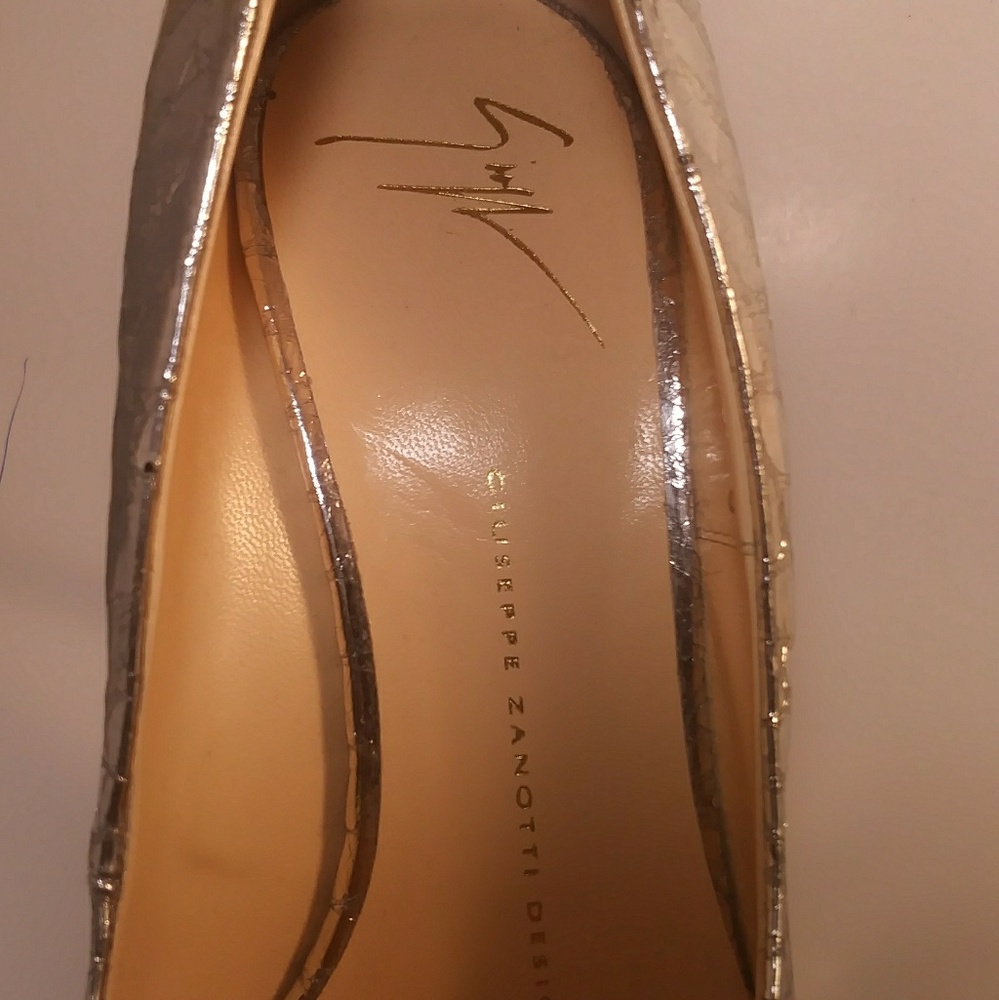 Giuseppe Snakeskin-embossed Metallic  Point-toe - Picture 6 of 6